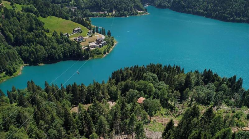 Il lago di sauris visto dalla zipline