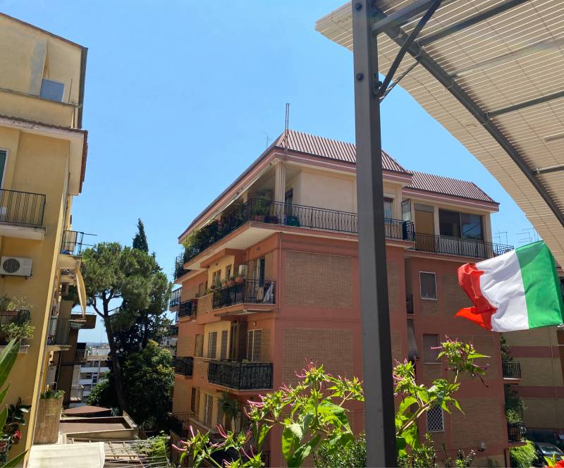 Forza italia nel cielo azzurro
