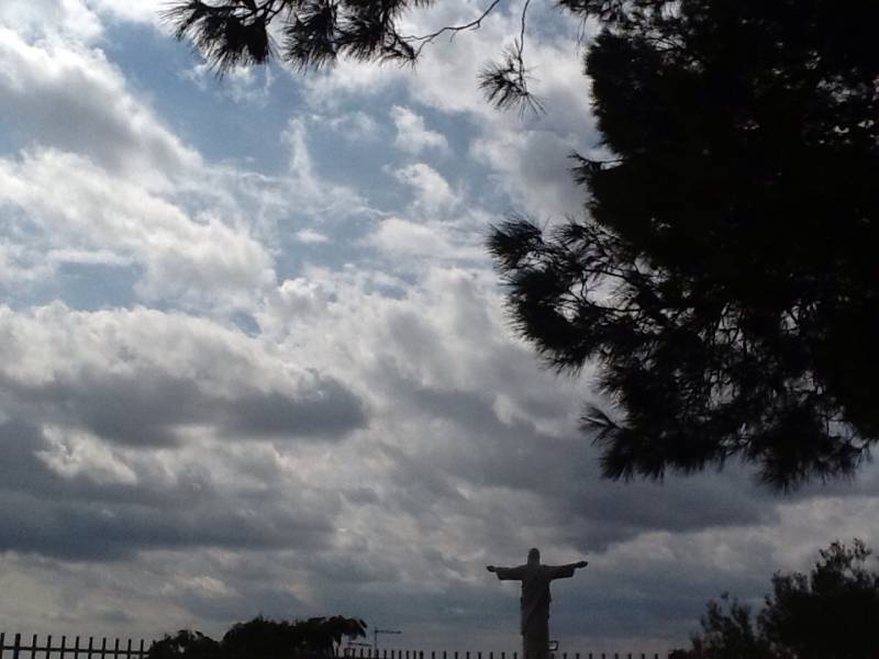 Nuvoloso sulla valle d'itria a cisternino