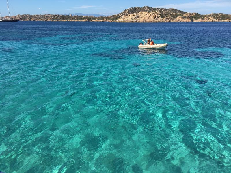 Gita nel meraviglioso mare della maddalena
