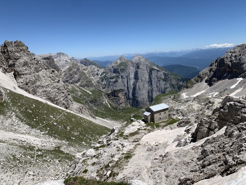 vista dal rifugio tosa pedrotti