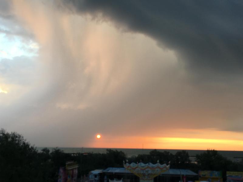 alba con nuvole