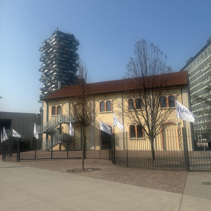 Fotosegnalazione di Milano porta garibaldi