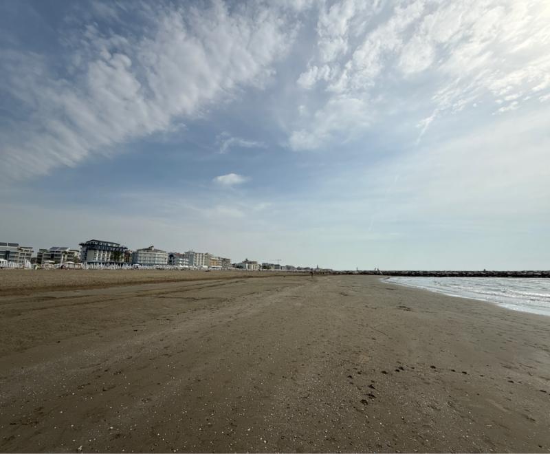 Caorle beach sabato 3 maggio 23 gradi ore 940