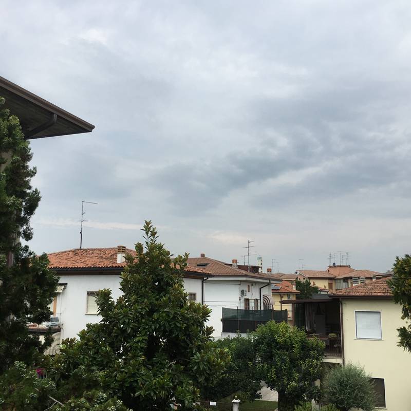 Nubi sparse a borgo roma 