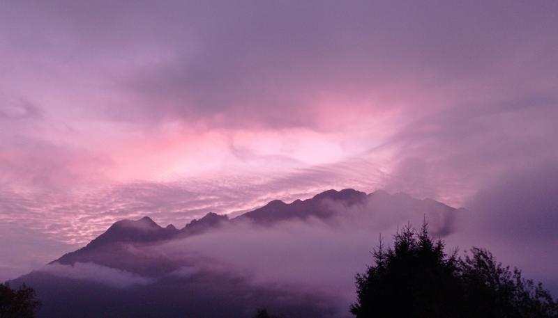 nuvole danzano intorno al resegone