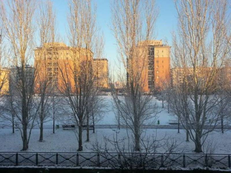 Milano neve e un bel sole