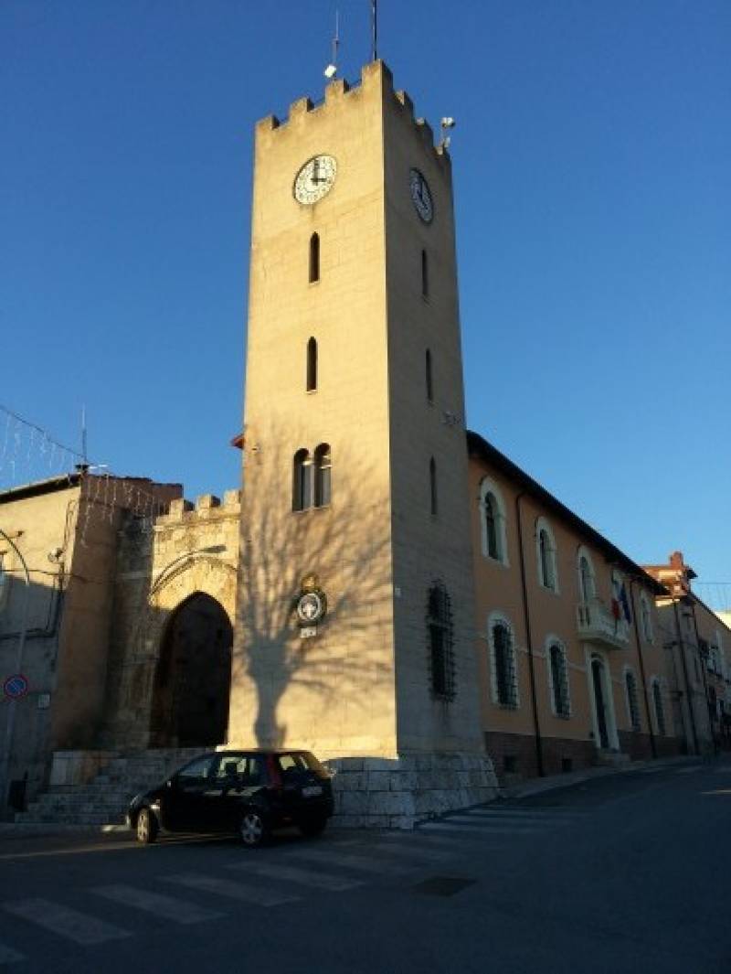 orologio piazza F. Angelitti