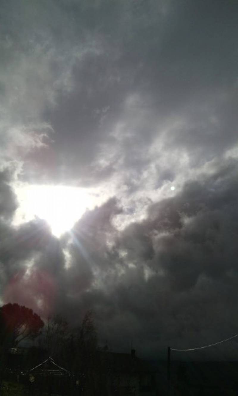 nubi e raggio di sole 