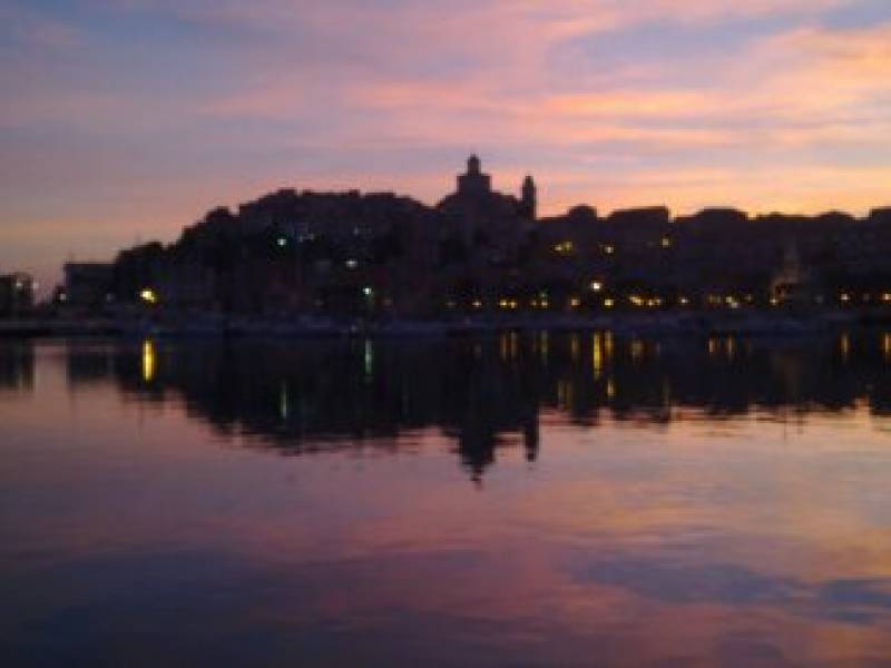 Porto Maurizio al tramonto.
