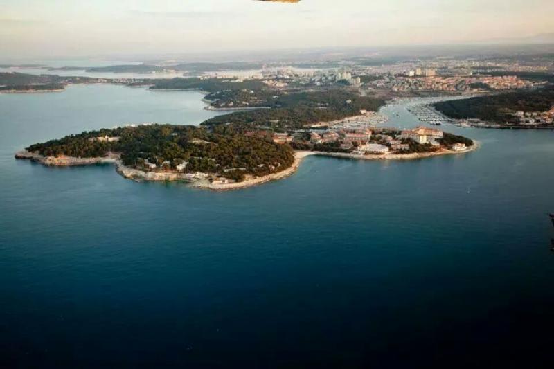 pula from the sky