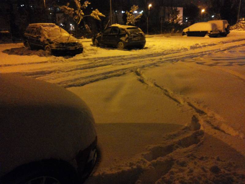la mia macchina sotto la neve