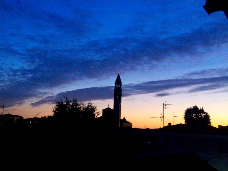campanile al tramonto