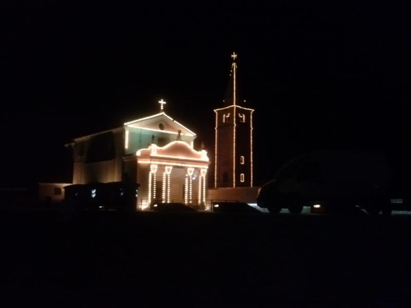 chiesetta illuminata
