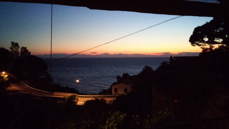 tramonto verso la corsica