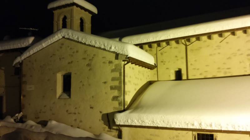 Chiesa in serata invernale