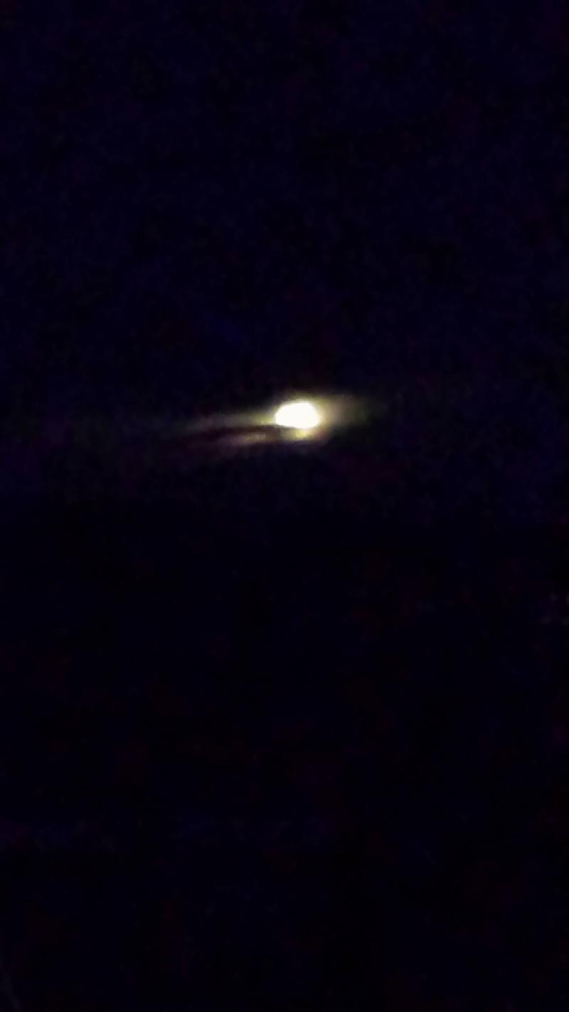 luna fra le nuvole