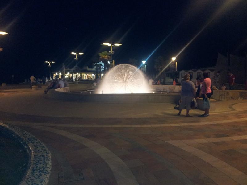 fontana di notte