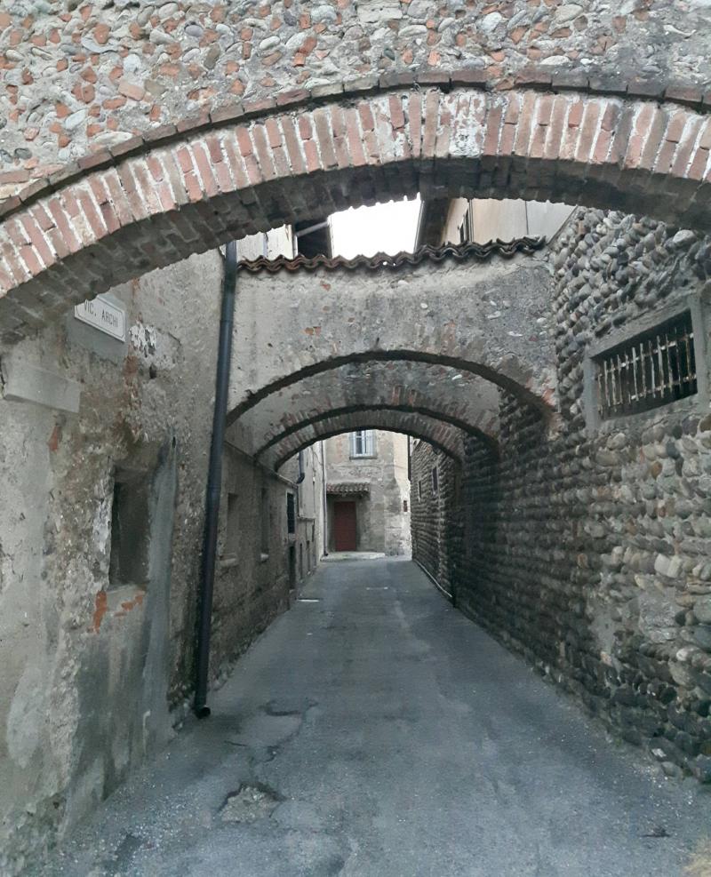 vicolo archi