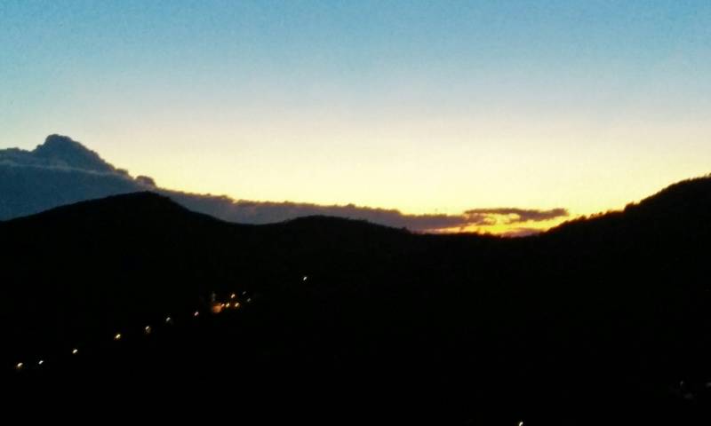 tramonto in collina