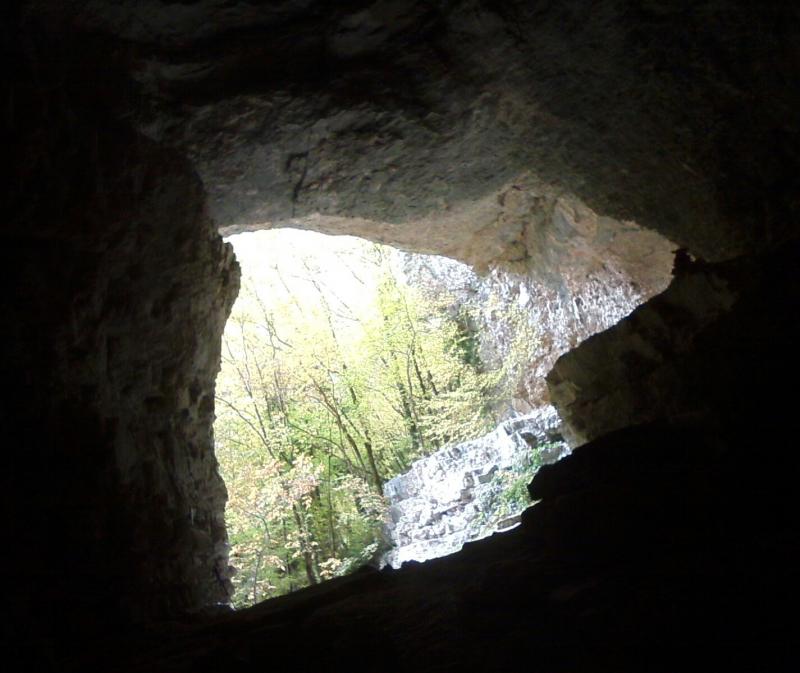 grotta dell'acqua nera