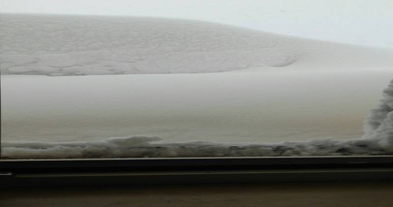 neve alta un metro sul balcone di casa