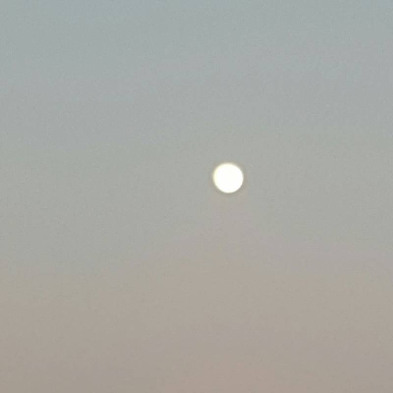 Luna su Novara ore 20.51