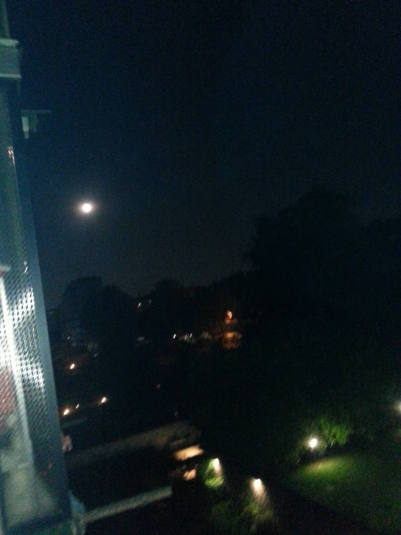6 del 10. 2017 tramonta la luna