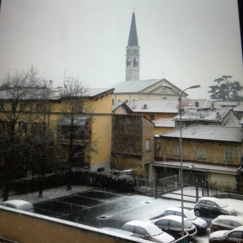 Neve in via roma