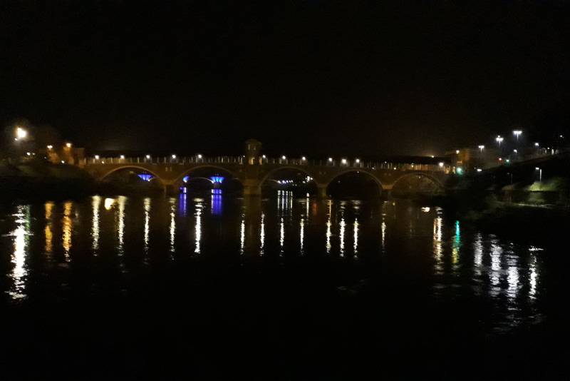 Pavia di notte