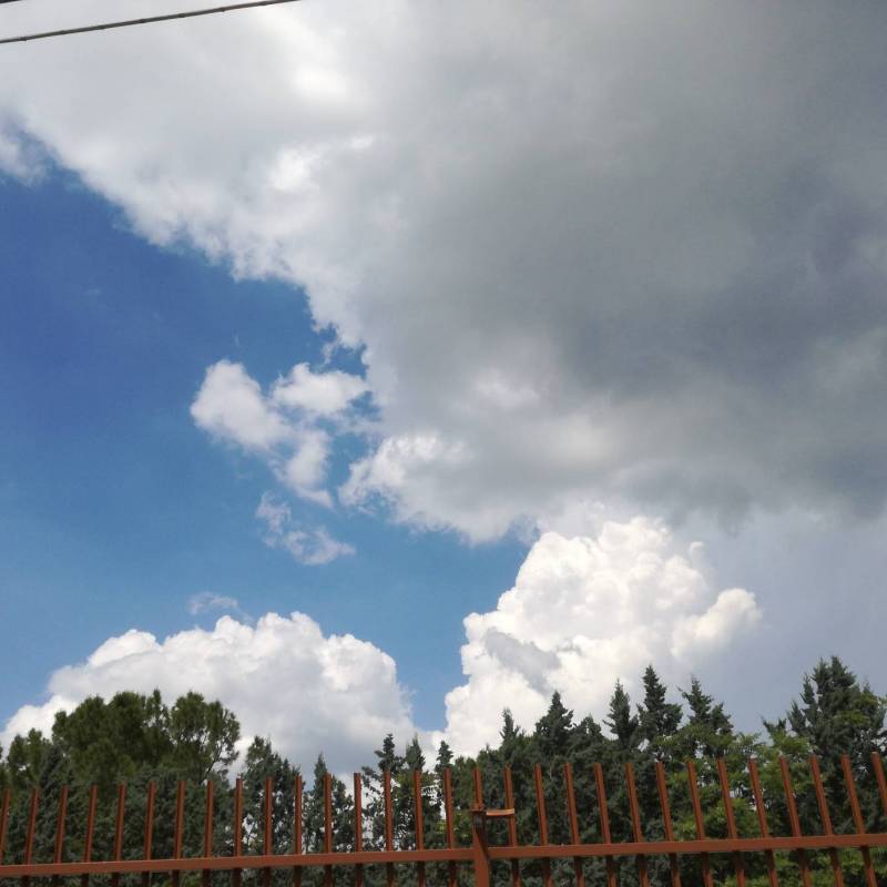 Ore 14.24 nuvoloso con probabile temporale in arrivo