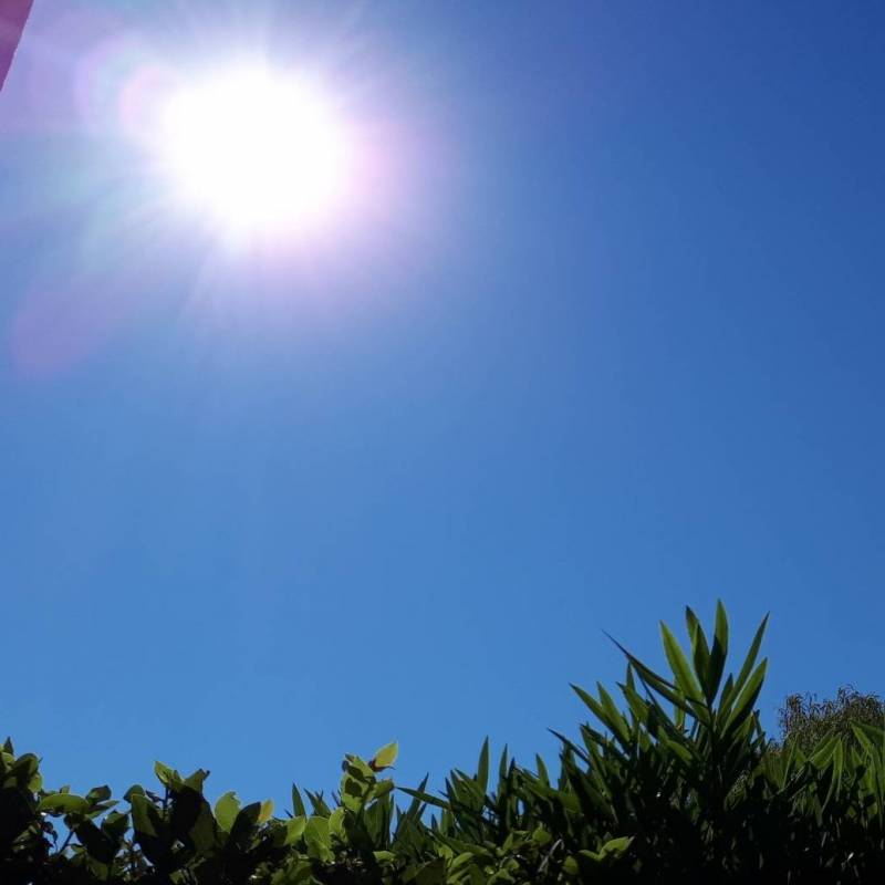 Sole splendente e cielo sereno