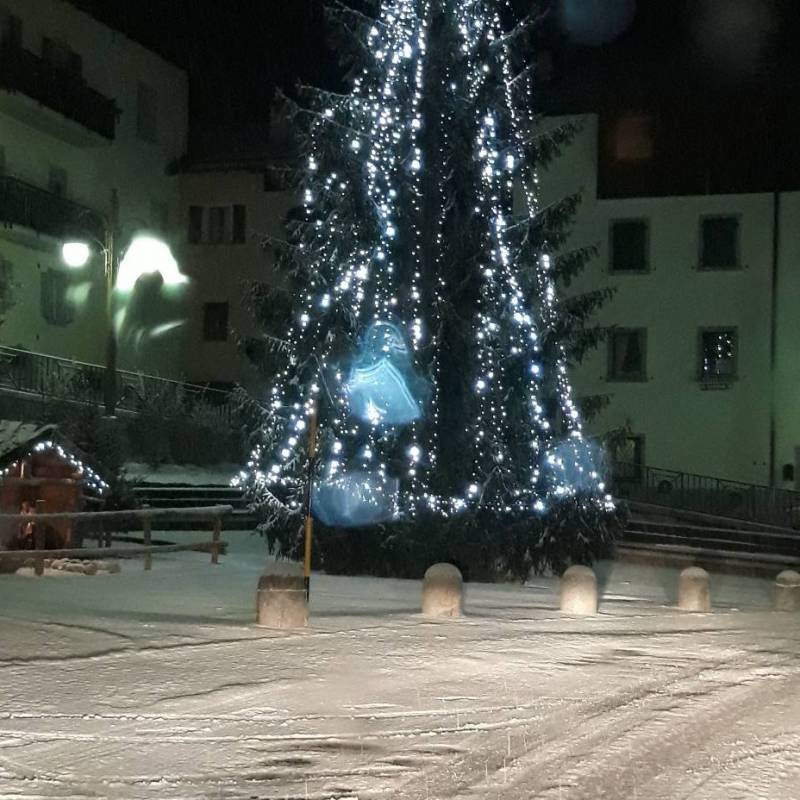Nevica albero di natale Bocenago