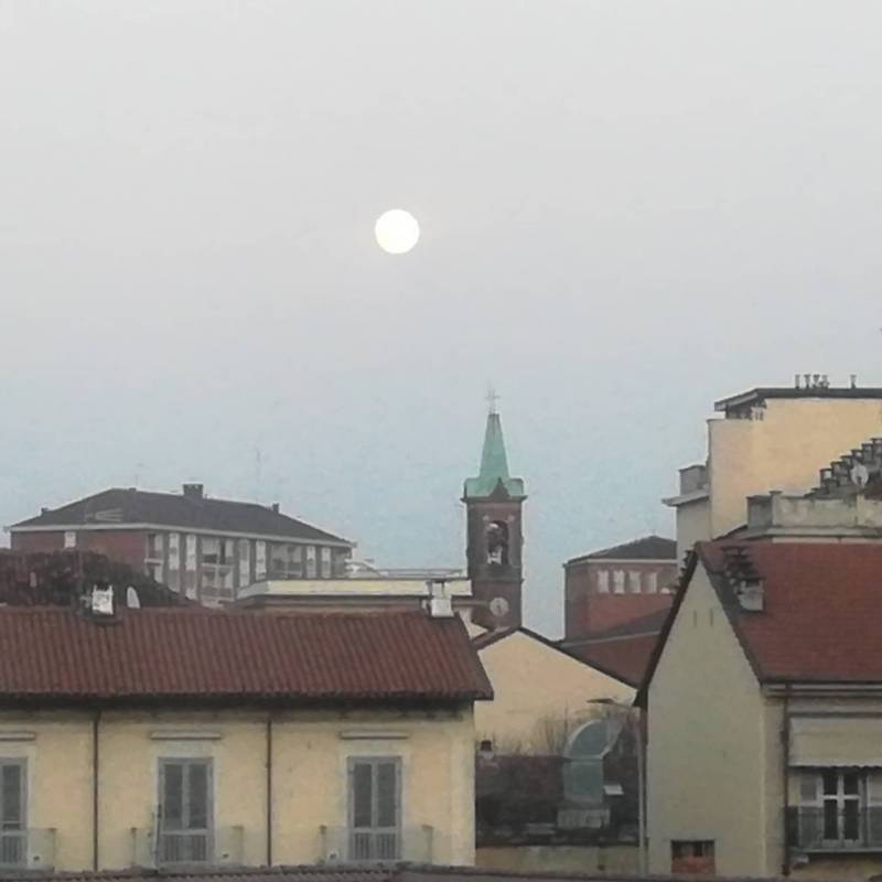 La luna su Torino