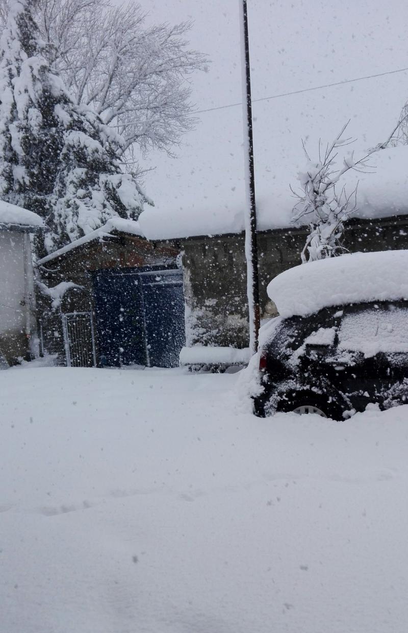 Bufera di neve su contrada lavangone