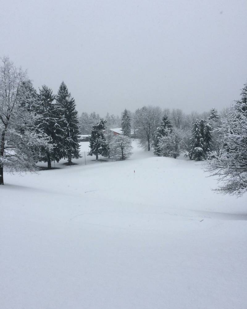 Panorama golf di varese sotto la neve