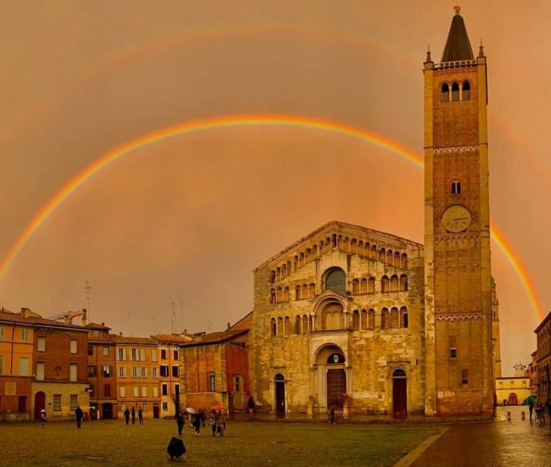 Arcobaleno in piazza duomo