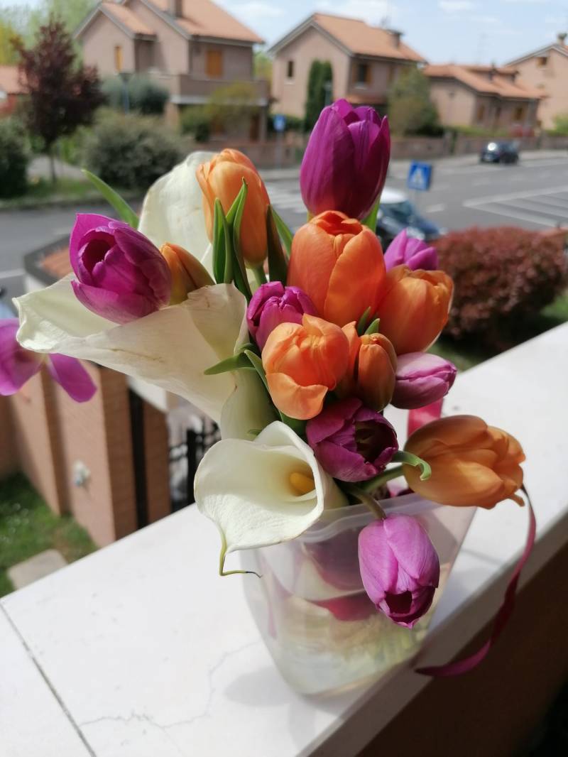 Bouquet improvvisato per matrimonio con coronavirus