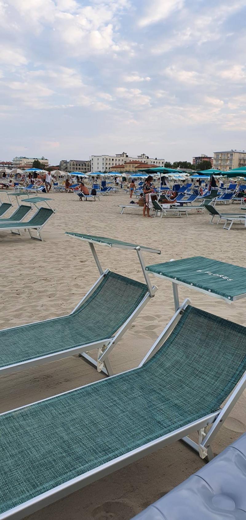 Bagno flores 200 cervia