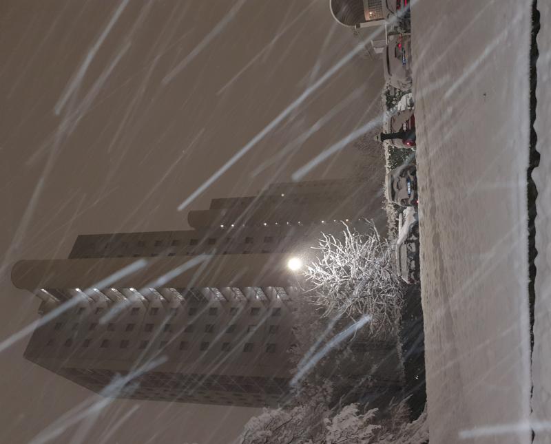 Neve a Milano all'alba di Capodanno