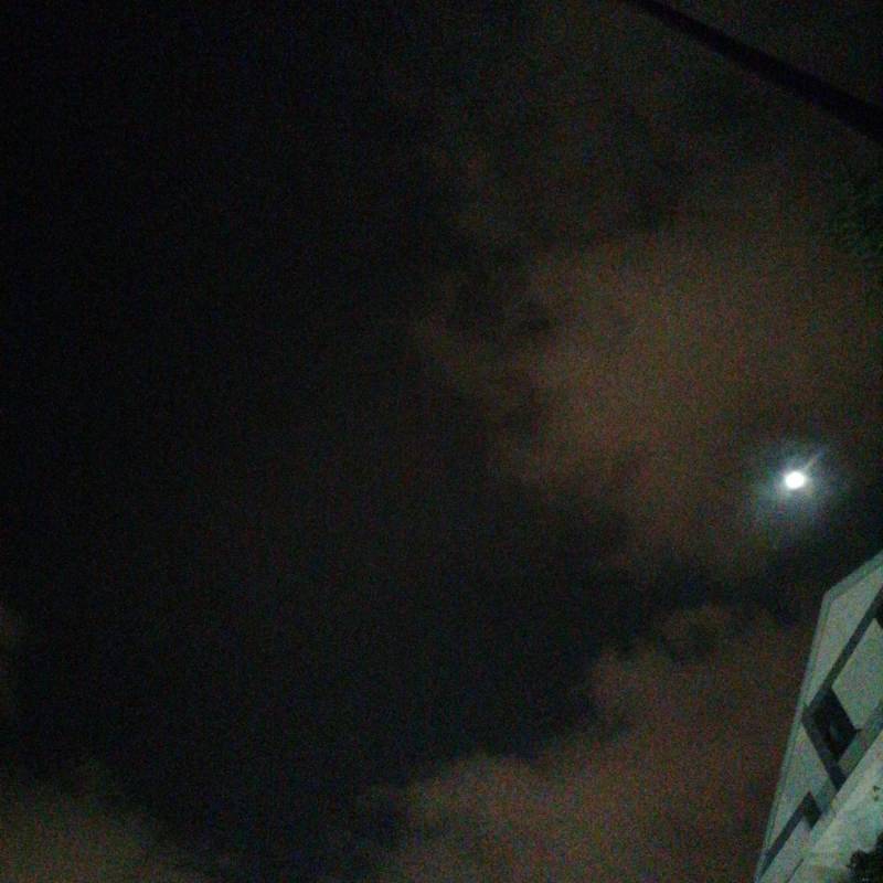 Nuvole e luna
