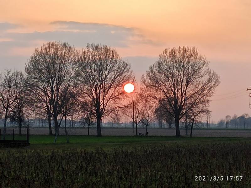 Tramonto in campagna