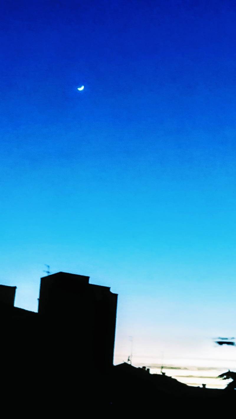 Luna crescente - fotosegnalazione di golosine verona