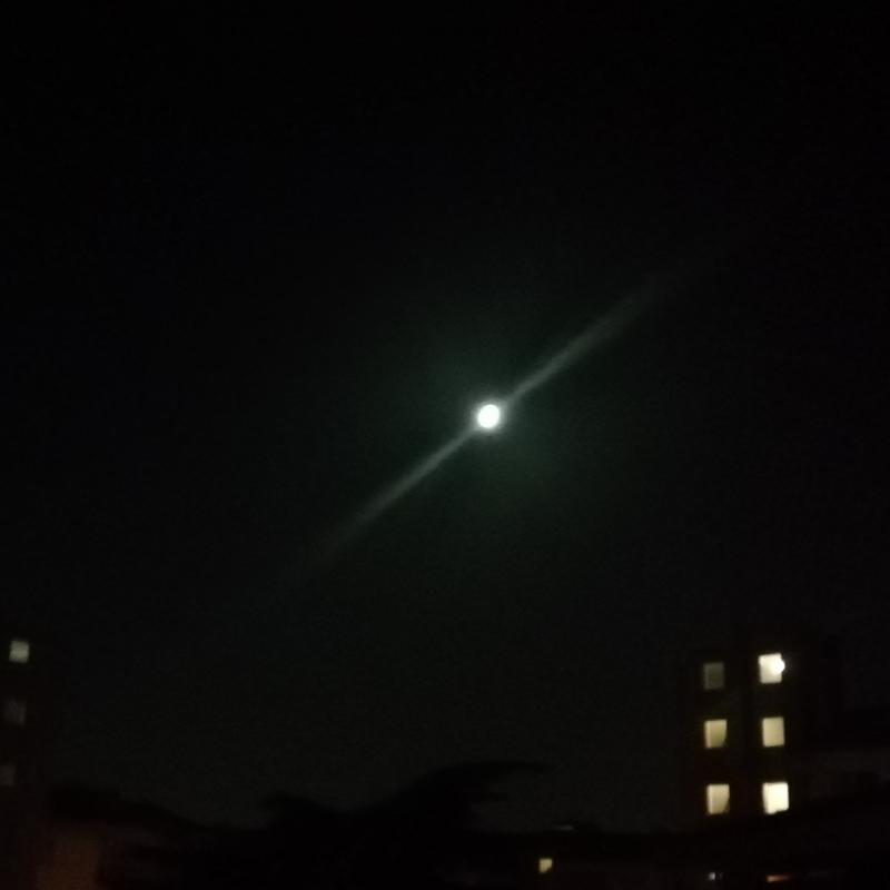Luna gibbosa crescente - fotosegnalazione di golosine verona