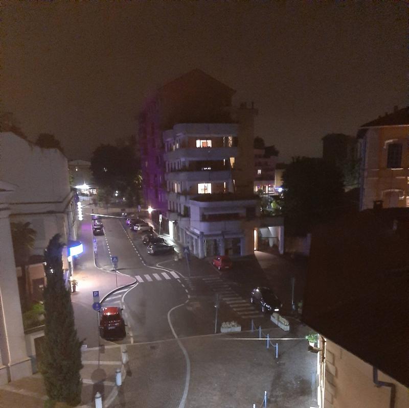 Saronno alle 2215 della domenica