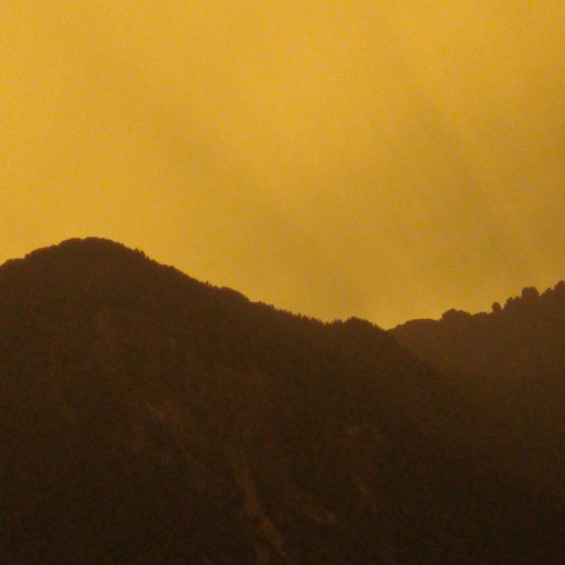Serata in giallo dopo il temporale