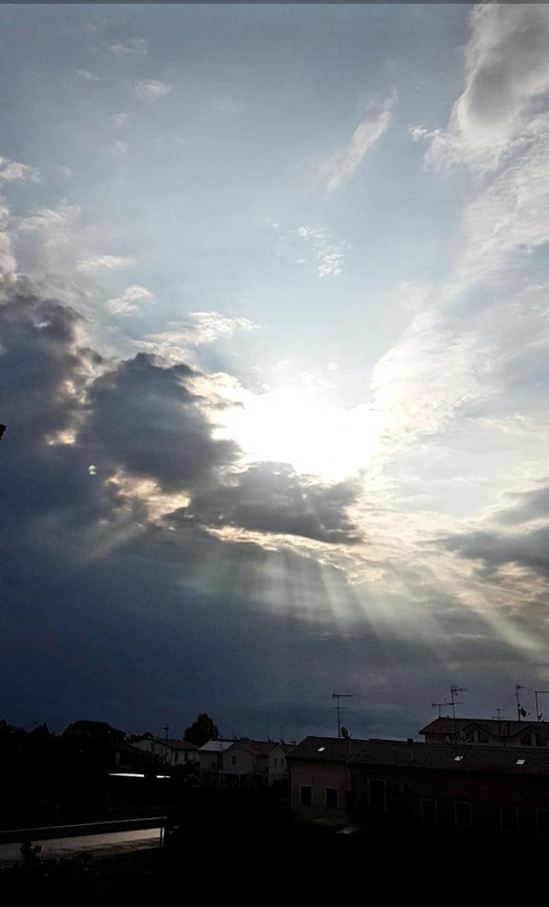 Sopra i tetti delle case