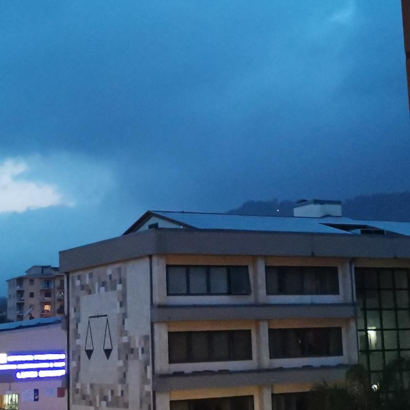 Cielo serale lamezia terme centro ore 1706 10 novembre
