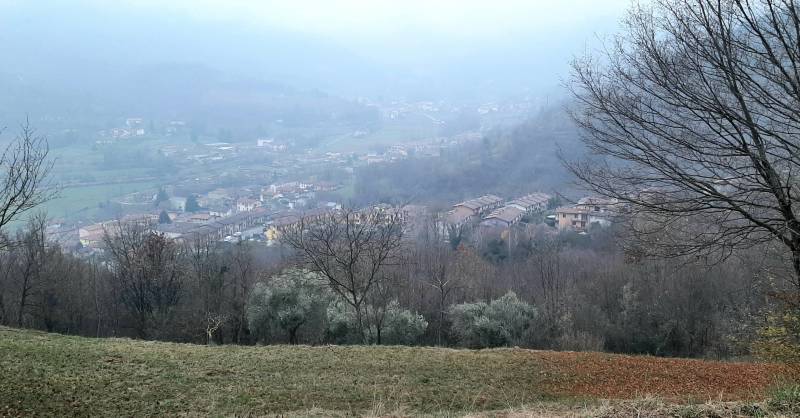 Vallio nebbia su glirti colli