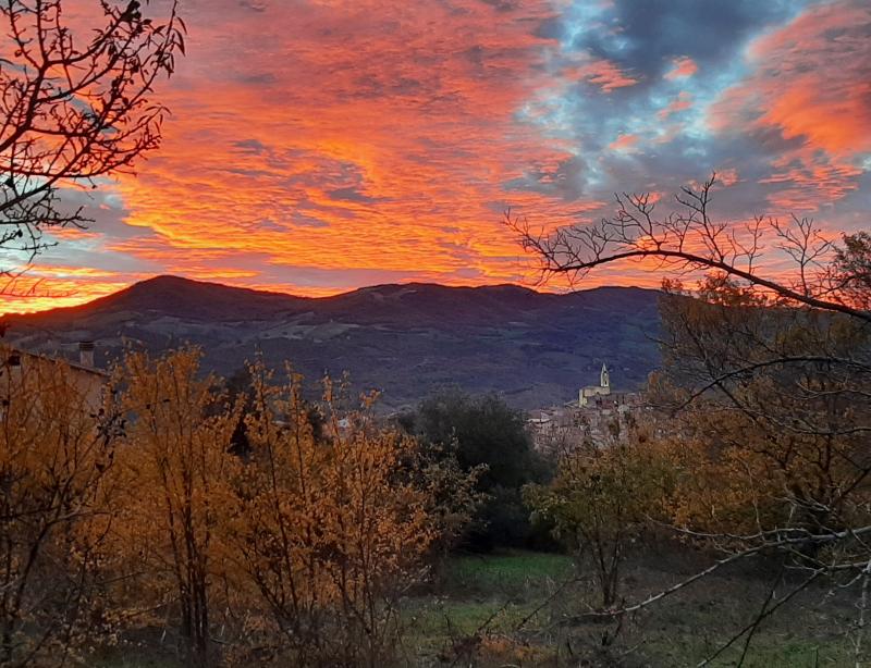 Alba sul paese